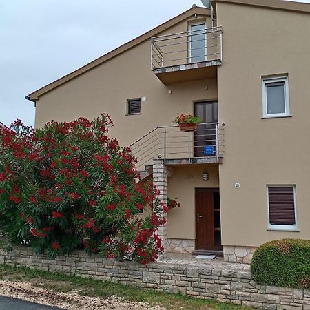 Tomi Pula Exterior foto
