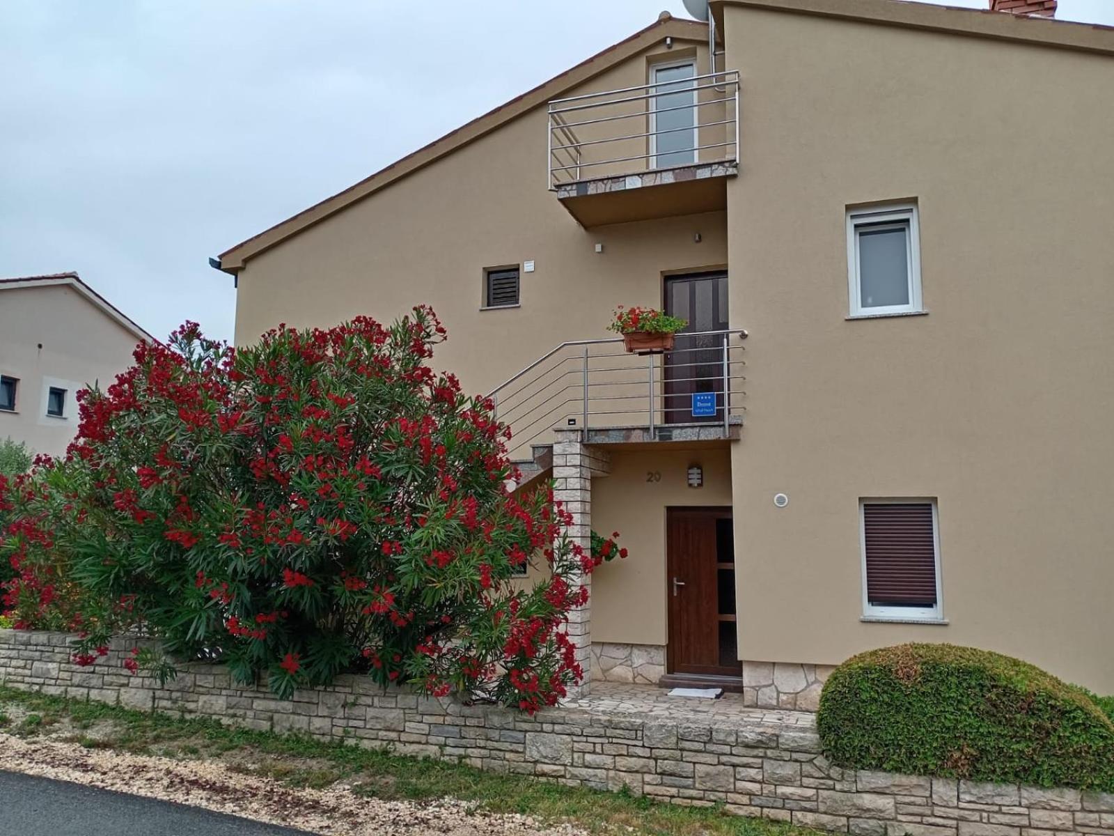 Tomi Pula Exterior foto